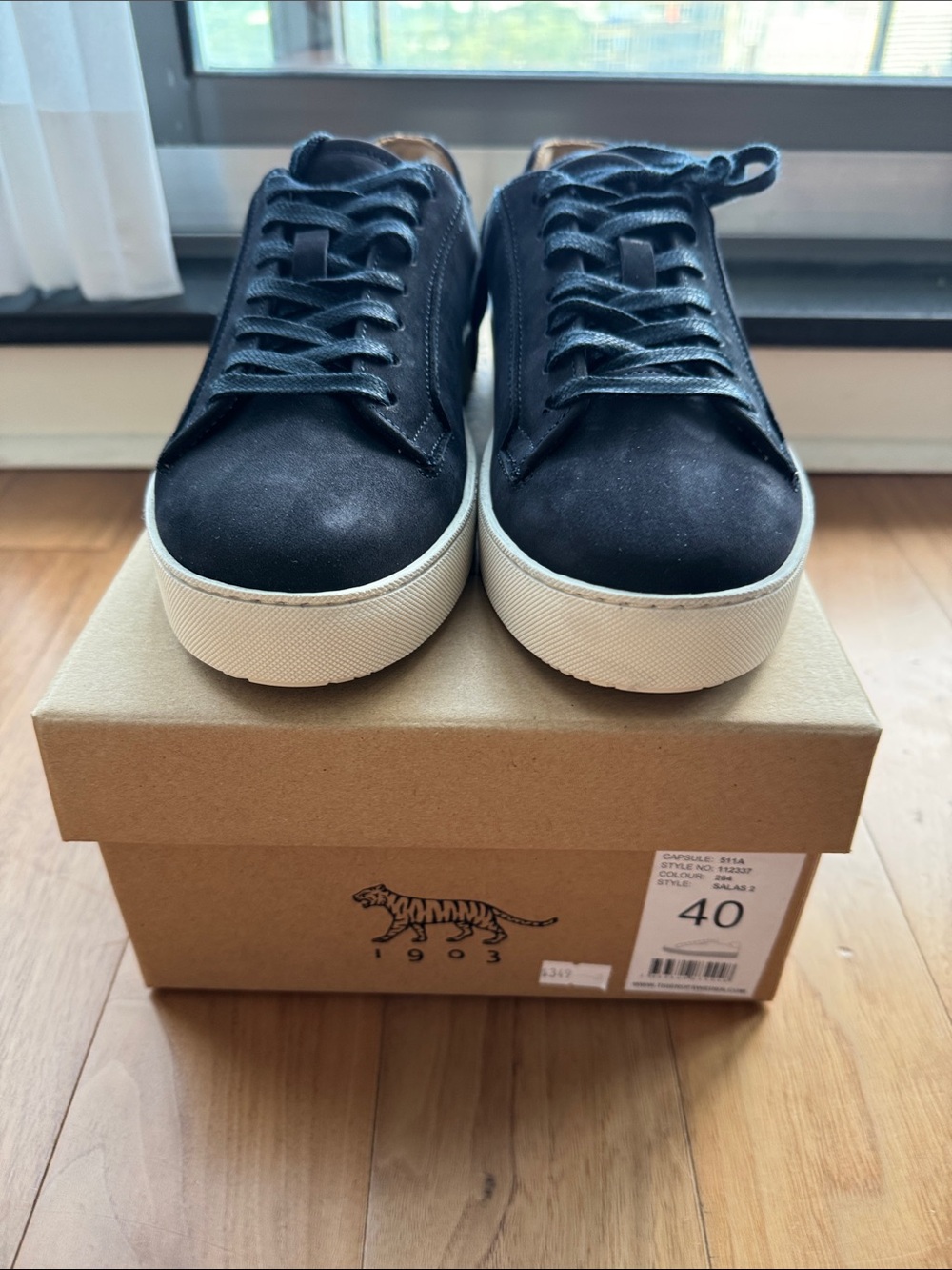 Men's Black Leather Low-Top Sneakers - Classic Casual